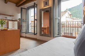 Luini 7 in Como With 2 Bedrooms and 1 Bathrooms