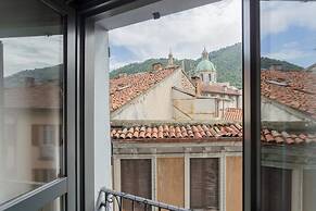 Luini 7 in Como With 2 Bedrooms and 1 Bathrooms