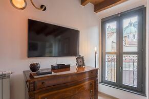 Luini 7 in Como With 2 Bedrooms and 1 Bathrooms