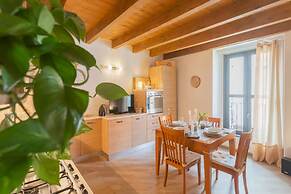 Luini 7 in Como With 2 Bedrooms and 1 Bathrooms