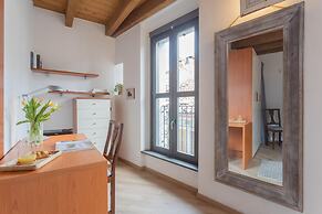 Luini 7 in Como With 2 Bedrooms and 1 Bathrooms