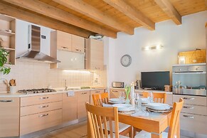 Luini 7 in Como With 2 Bedrooms and 1 Bathrooms