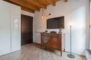 Luini 7 in Como With 2 Bedrooms and 1 Bathrooms