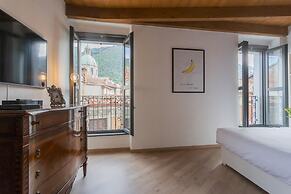 Luini 7 in Como With 2 Bedrooms and 1 Bathrooms