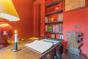 La Corte Degli Artisti