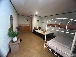 On Board Panglao Beach Hostel and Resort