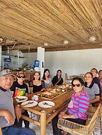 On Board Panglao Beach Hostel and Resort