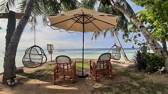 On Board Panglao Beach Hostel and Resort