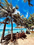 On Board Panglao Beach Hostel and Resort