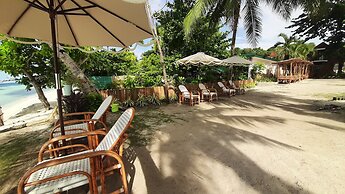 On Board Panglao Beach Hostel and Resort