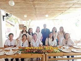 On Board Panglao Beach Hostel and Resort