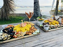 On Board Panglao Beach Hostel and Resort