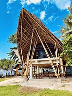 On Board Panglao Beach Hostel and Resort