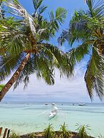 On Board Panglao Beach Hostel and Resort