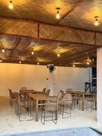 On Board Panglao Beach Hostel and Resort