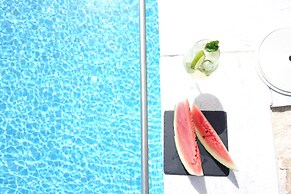 Alexandra Beach Hotel