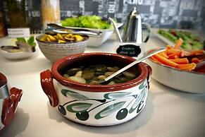 Alexandra Beach Hotel