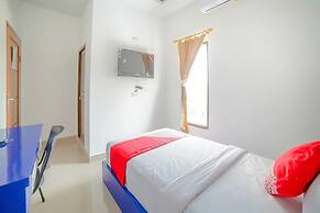 Super OYO 90457 Anara Residence & Guest House