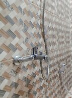 Super OYO 90457 Anara Residence & Guest House