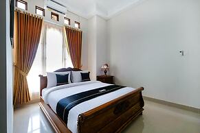 Super OYO Collection O 3468 Ndalem Gusti Ayu