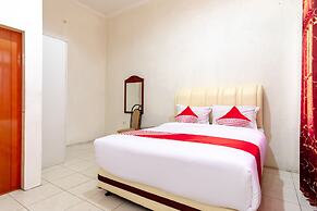 OYO 2777 Sleepover Sei Serayu