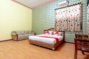 OYO 2777 Sleepover Sei Serayu