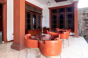 OYO 2777 Sleepover Sei Serayu