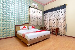 OYO 2777 Sleepover Sei Serayu