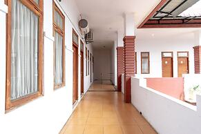 OYO 2777 Sleepover Sei Serayu