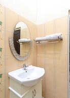 OYO 2777 Sleepover Sei Serayu