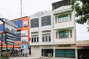 Super OYO 3150 Theodore Homestay