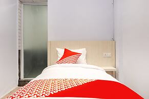 Super OYO 3150 Theodore Homestay