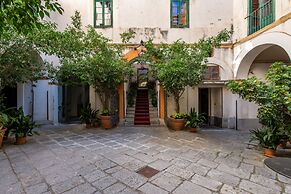 Palazzo De Gregorio Apartments