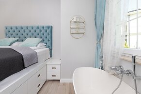 Ogrody Tesoro Apartment by Renters