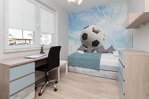 Ogrody Tesoro Apartment by Renters