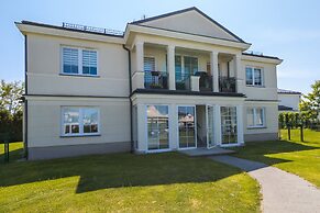 Ogrody Tesoro Apartment by Renters