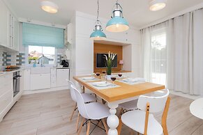 Ogrody Tesoro Apartment by Renters