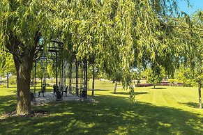 Ogrody Tesoro Apartment by Renters