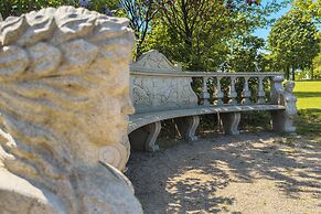 Ogrody Tesoro Apartment by Renters