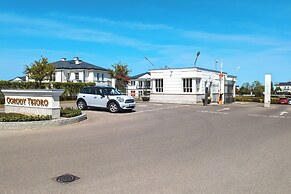 Ogrody Tesoro Apartment by Renters