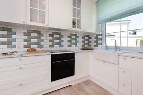 Ogrody Tesoro Apartment by Renters