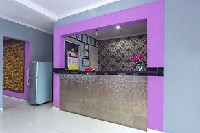 OYO 3042 Griya Karangsalam Indah