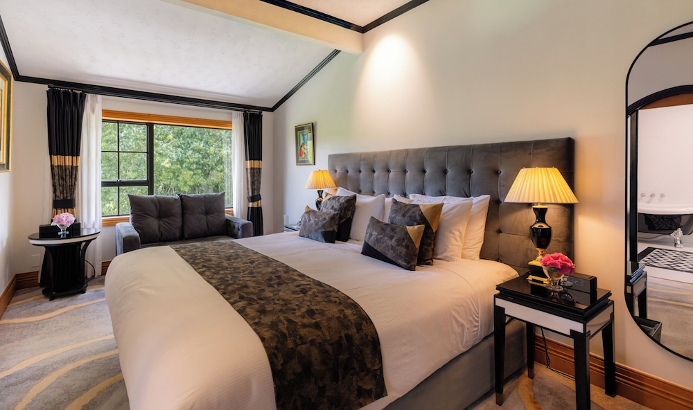 Hana Lodge