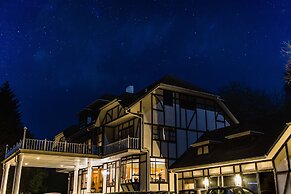 Hana Lodge