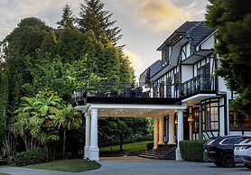 Hana Lodge