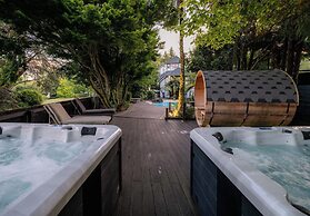 Hana Lodge
