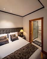 Hana Lodge