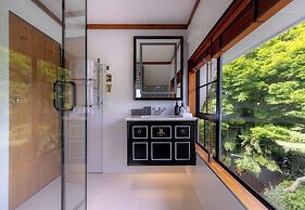 Hana Lodge