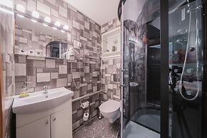 Station Self Check-in  Apartments - Lollo Luxury