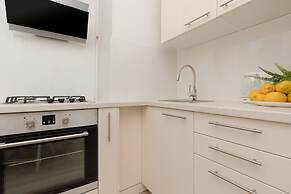 Sunny Studio Raclawicka by Renters